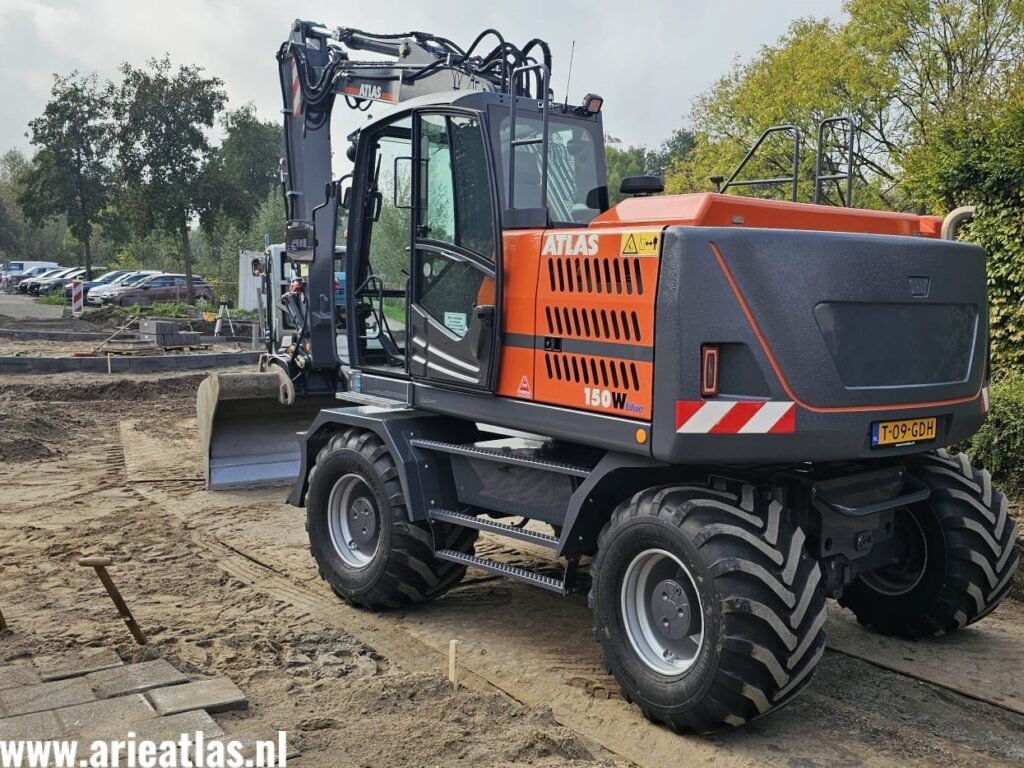 Atlas 150Wblue voor Loonbedrijf Van der Spek uit Waddinxveen