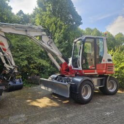 Takeuchi TB295w voor Sterk-Heukelum BV 1