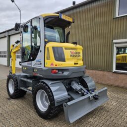 Wacker Neuson EW65 PRO XL voor A.H. Verwijs Grond & Straatwerk 2